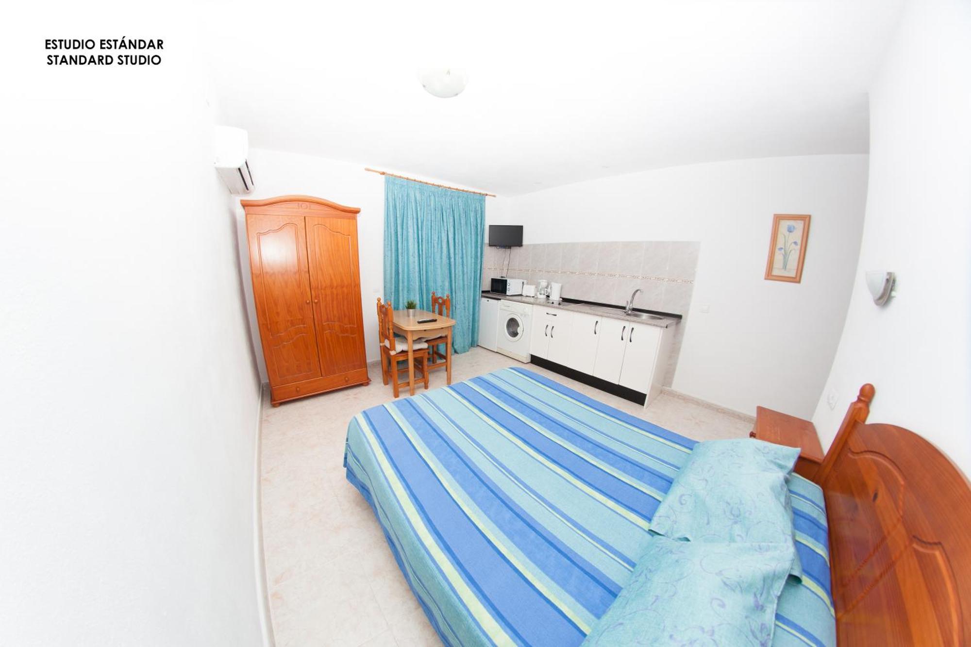 Apartamentos Rurales Santos Benajarafe Room photo