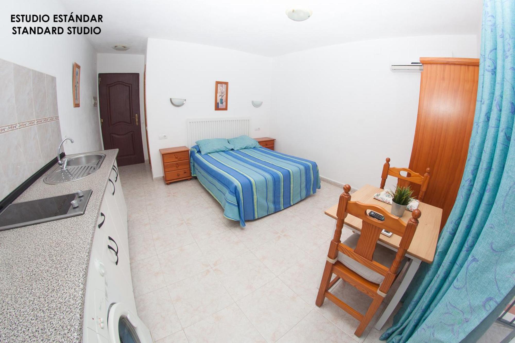 Apartamentos Rurales Santos Benajarafe Room photo