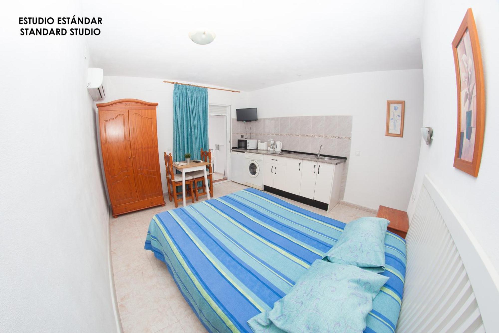 Apartamentos Rurales Santos Benajarafe Room photo
